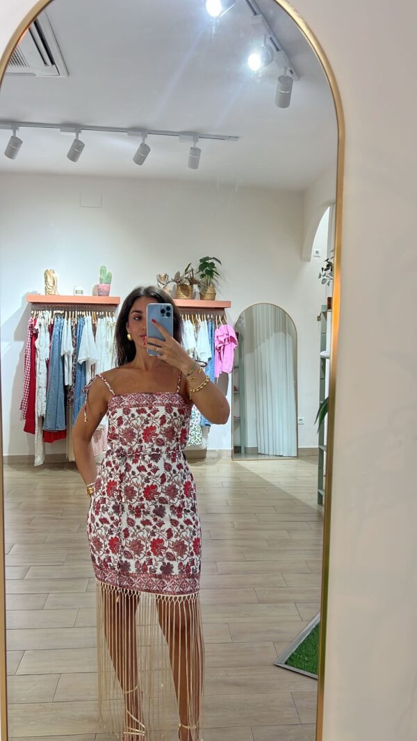 vestido flecos