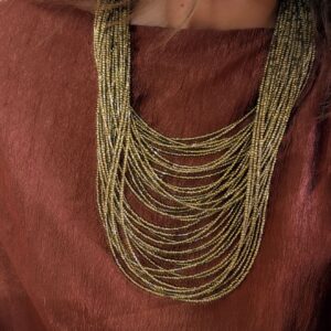collar dorado